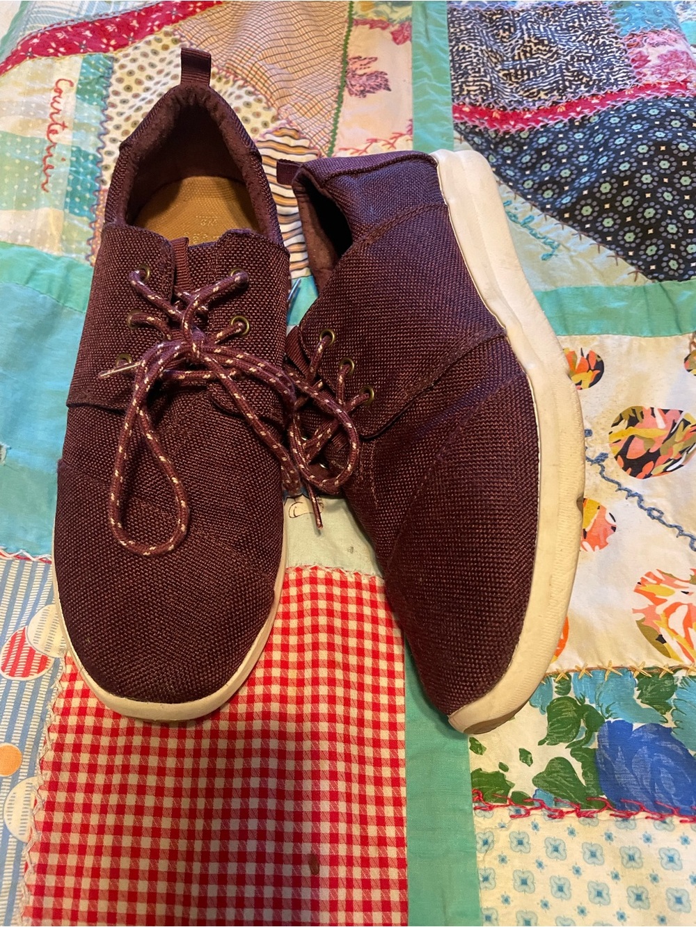Toms Women's Plum Canvas Sneakers - Picture 2 of 3